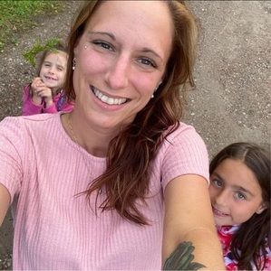 Meet your Posher, Roxanne